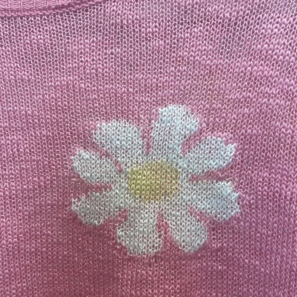Pink and white daisy spring summer sweater. - Picture 2 of 4